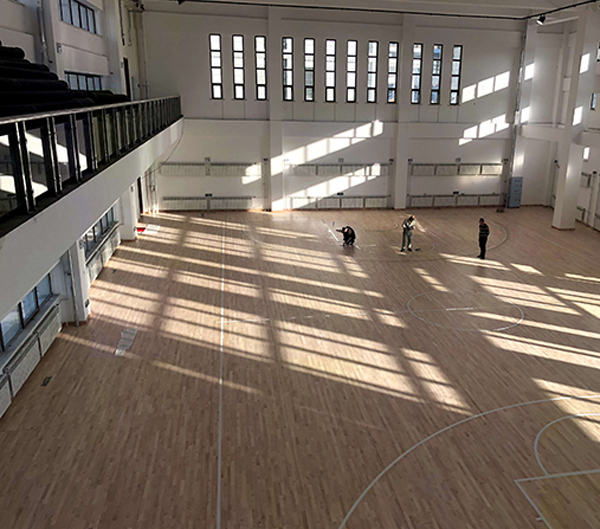 双鸭山市第三十二高级中学篮球馆