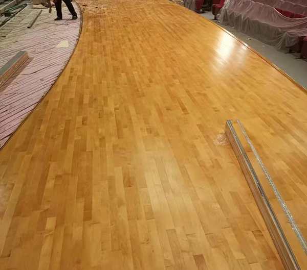 哈尔滨工程大学启航剧场升降舞台（进口加拿大硬枫）