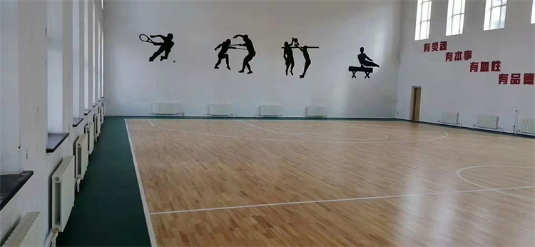 如何才能选择到一家较好的羽毛球运动木地板厂家