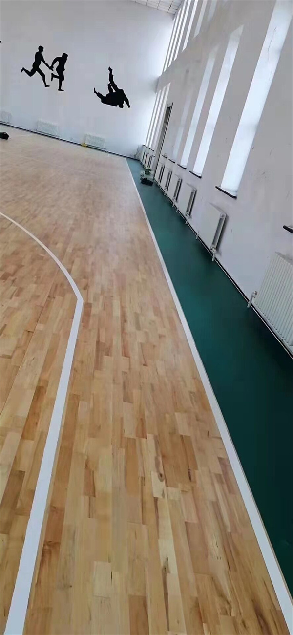体育场木地板