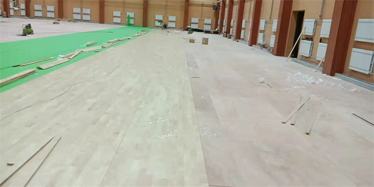 体育木地板价钱